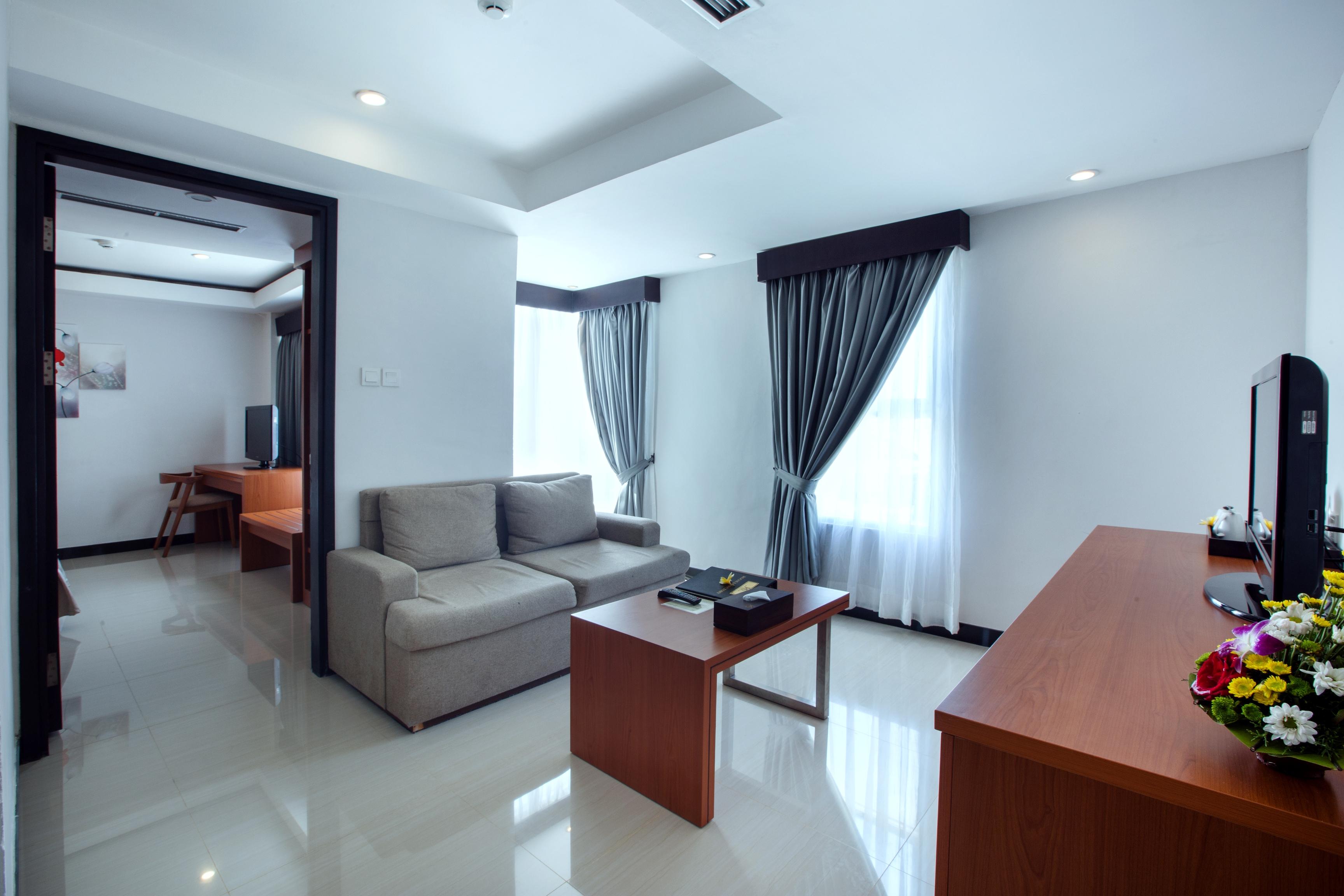 Royal Regantris Kuta Hotel Кута Екстериор снимка