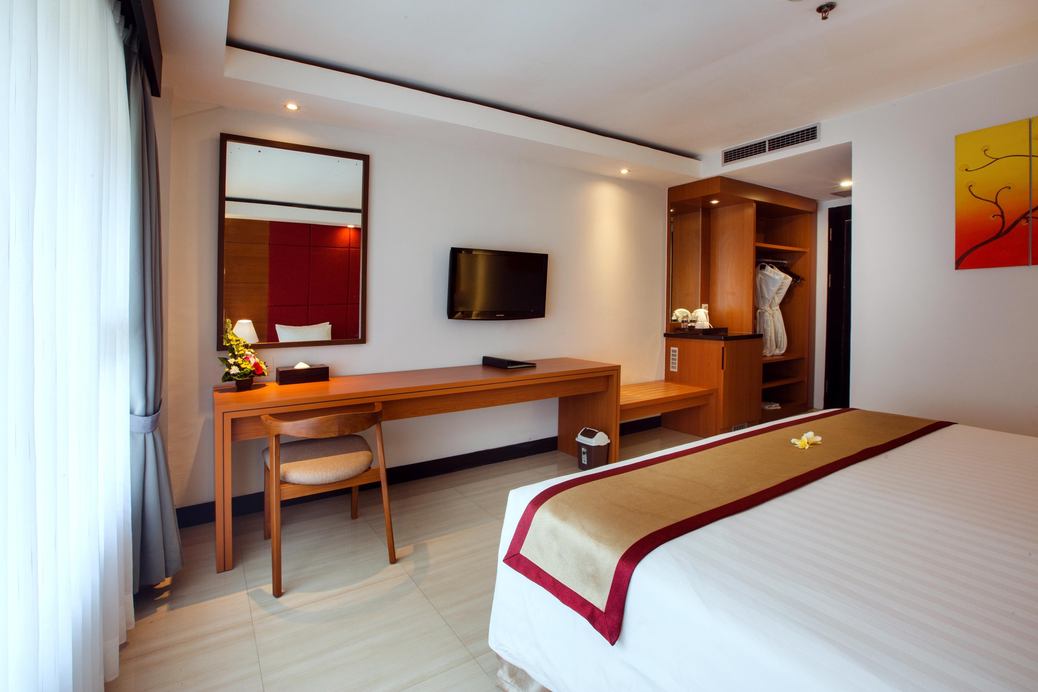 Royal Regantris Kuta Hotel Кута Екстериор снимка