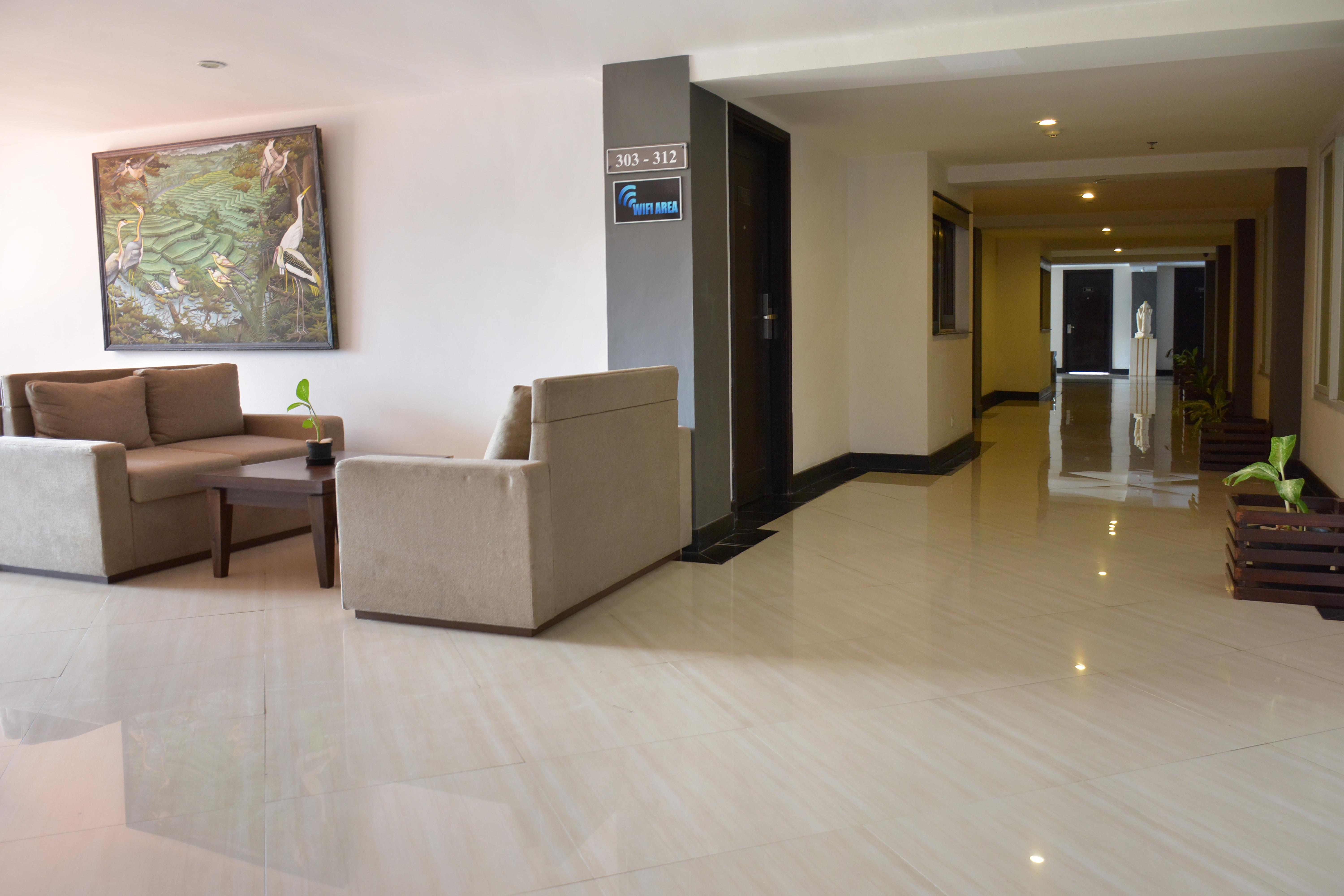 Royal Regantris Kuta Hotel Кута Екстериор снимка