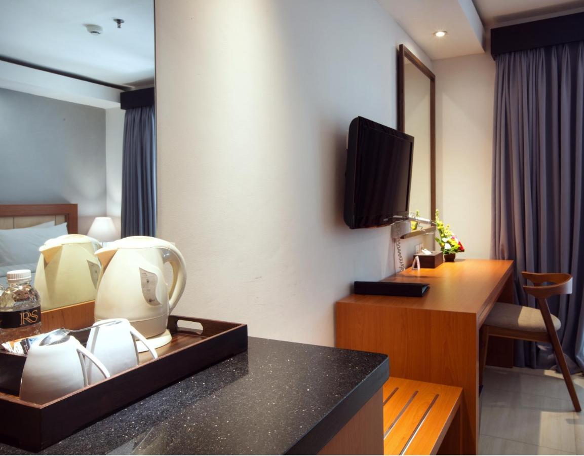 Royal Regantris Kuta Hotel Кута Екстериор снимка