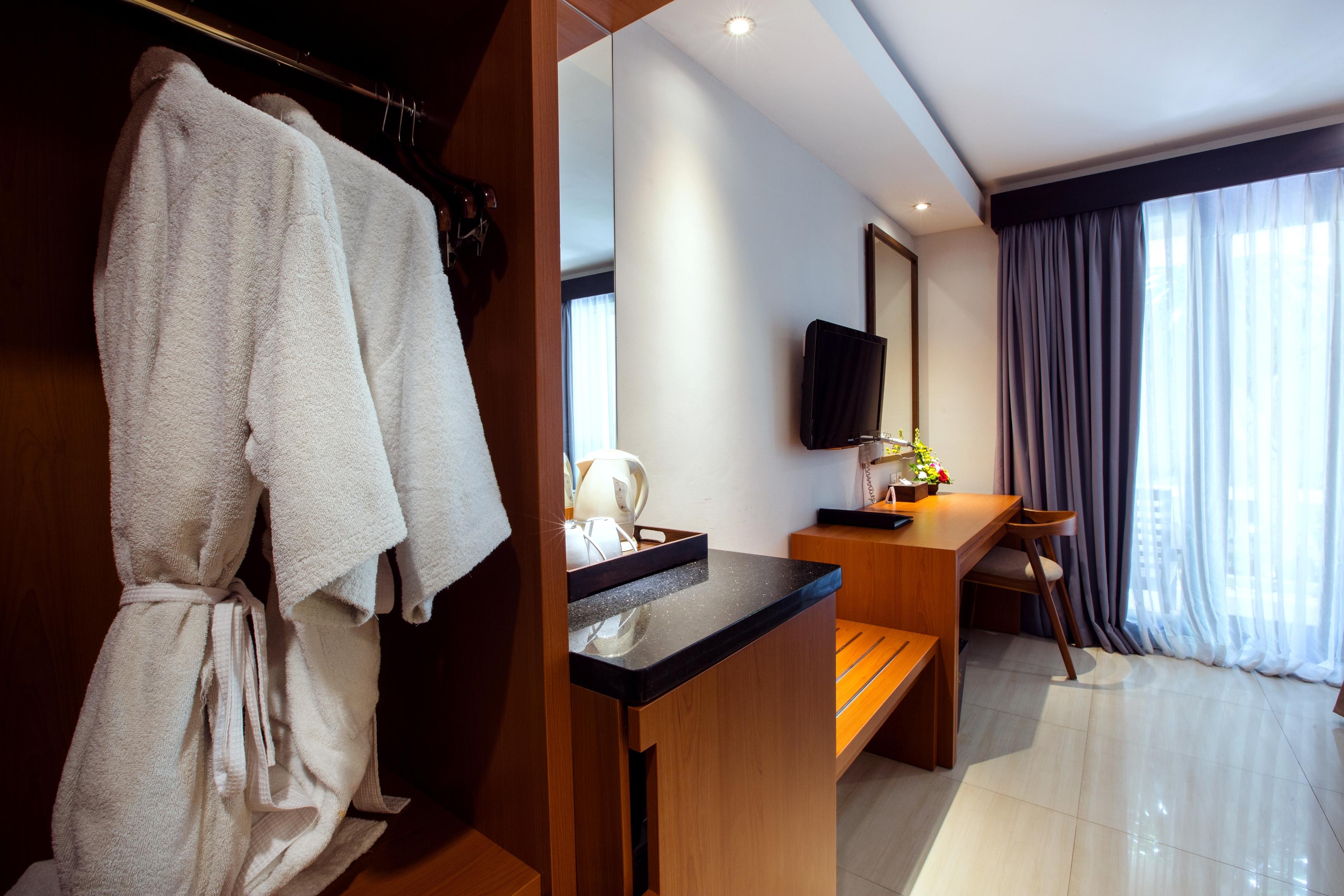 Royal Regantris Kuta Hotel Кута Екстериор снимка