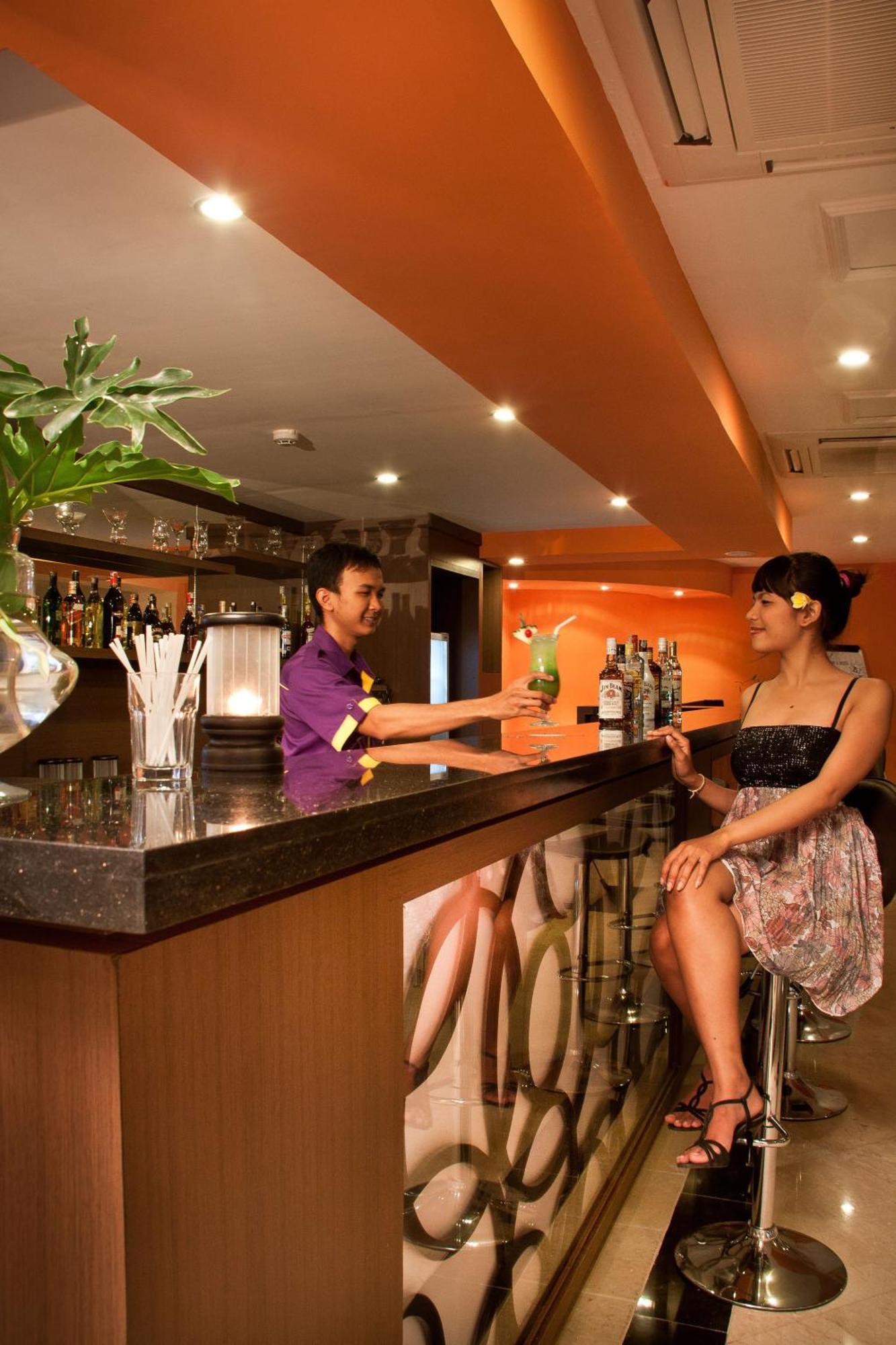 Royal Regantris Kuta Hotel Кута Екстериор снимка