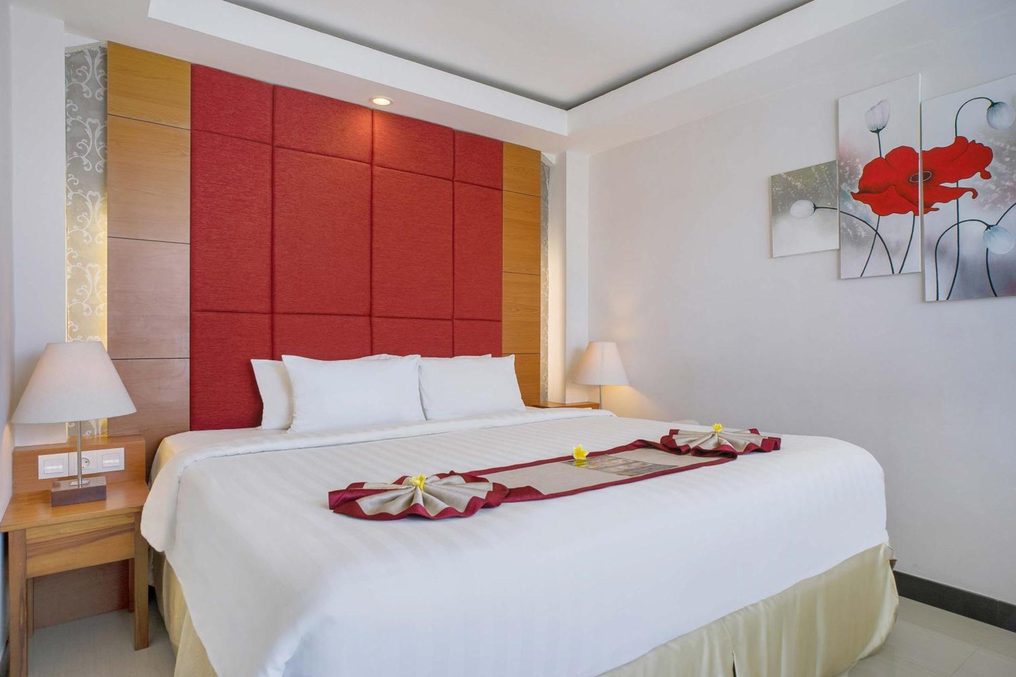 Royal Regantris Kuta Hotel Кута Екстериор снимка