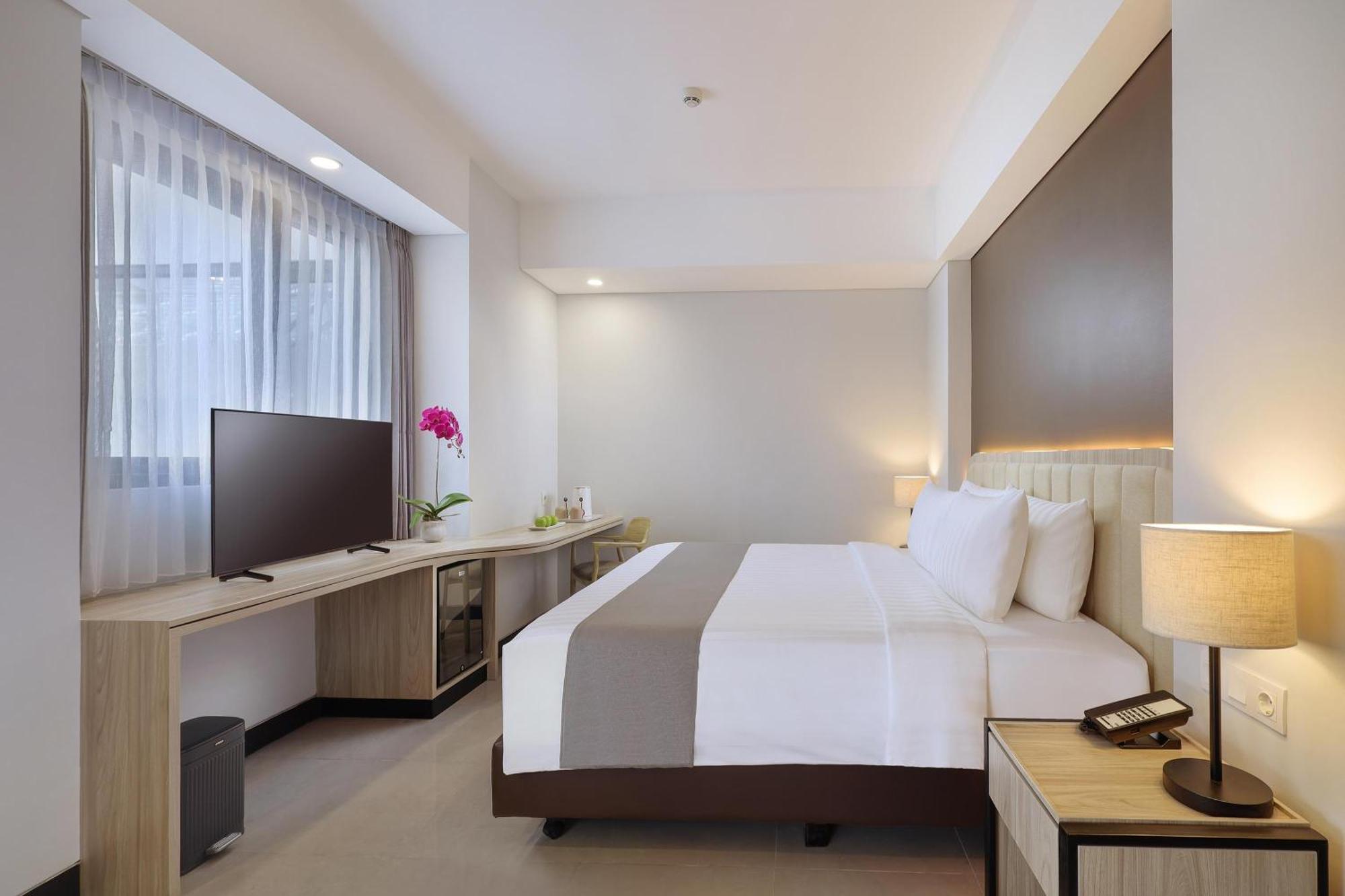 Royal Regantris Kuta Hotel Кута Екстериор снимка