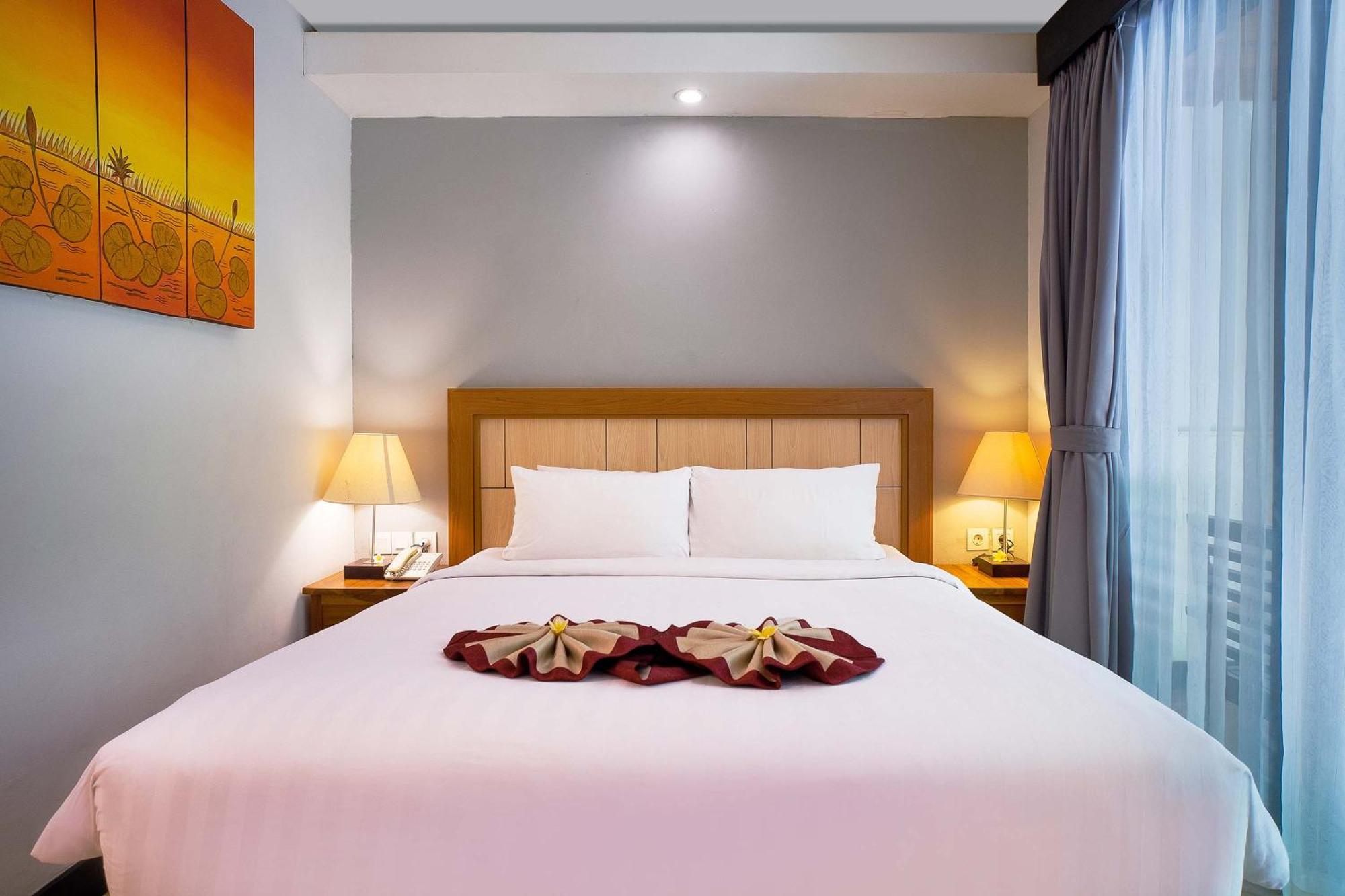 Royal Regantris Kuta Hotel Кута Екстериор снимка