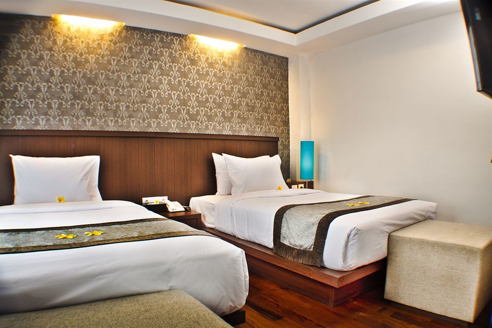 Royal Regantris Kuta Hotel Кута Екстериор снимка