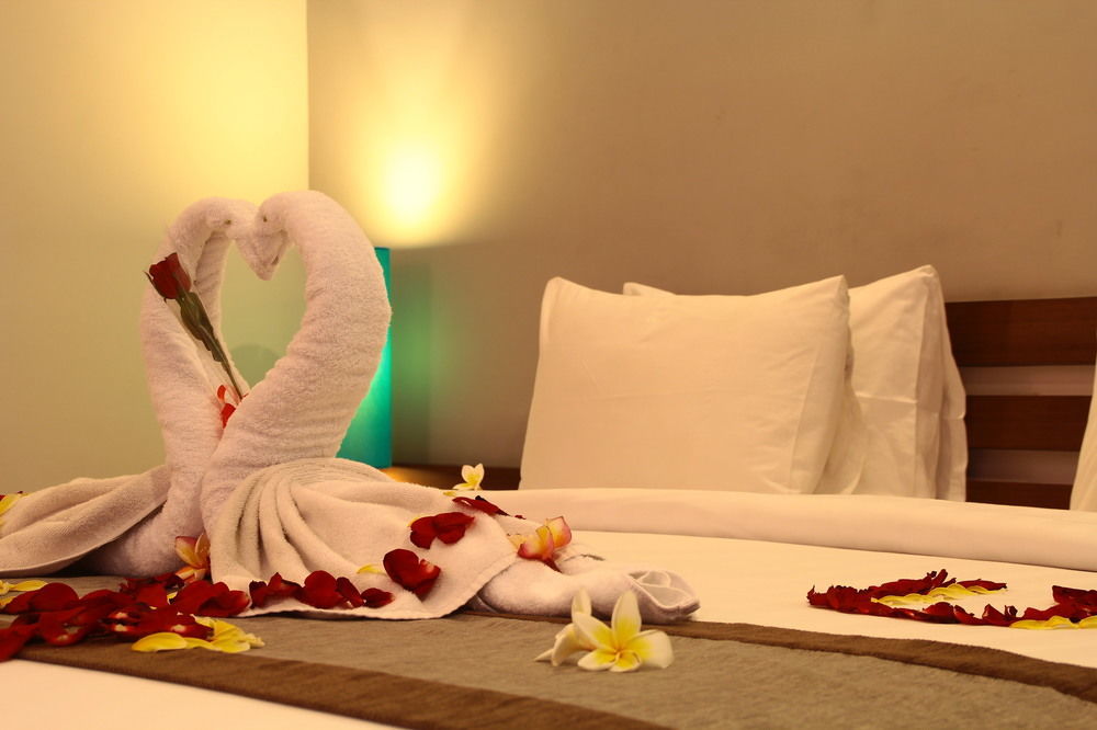 Royal Regantris Kuta Hotel Кута Екстериор снимка