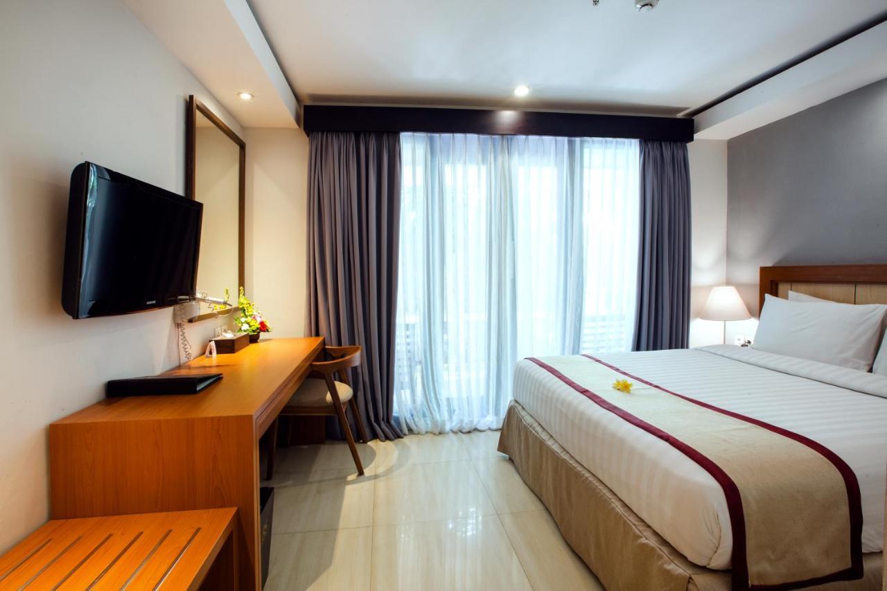 Royal Regantris Kuta Hotel Кута Екстериор снимка
