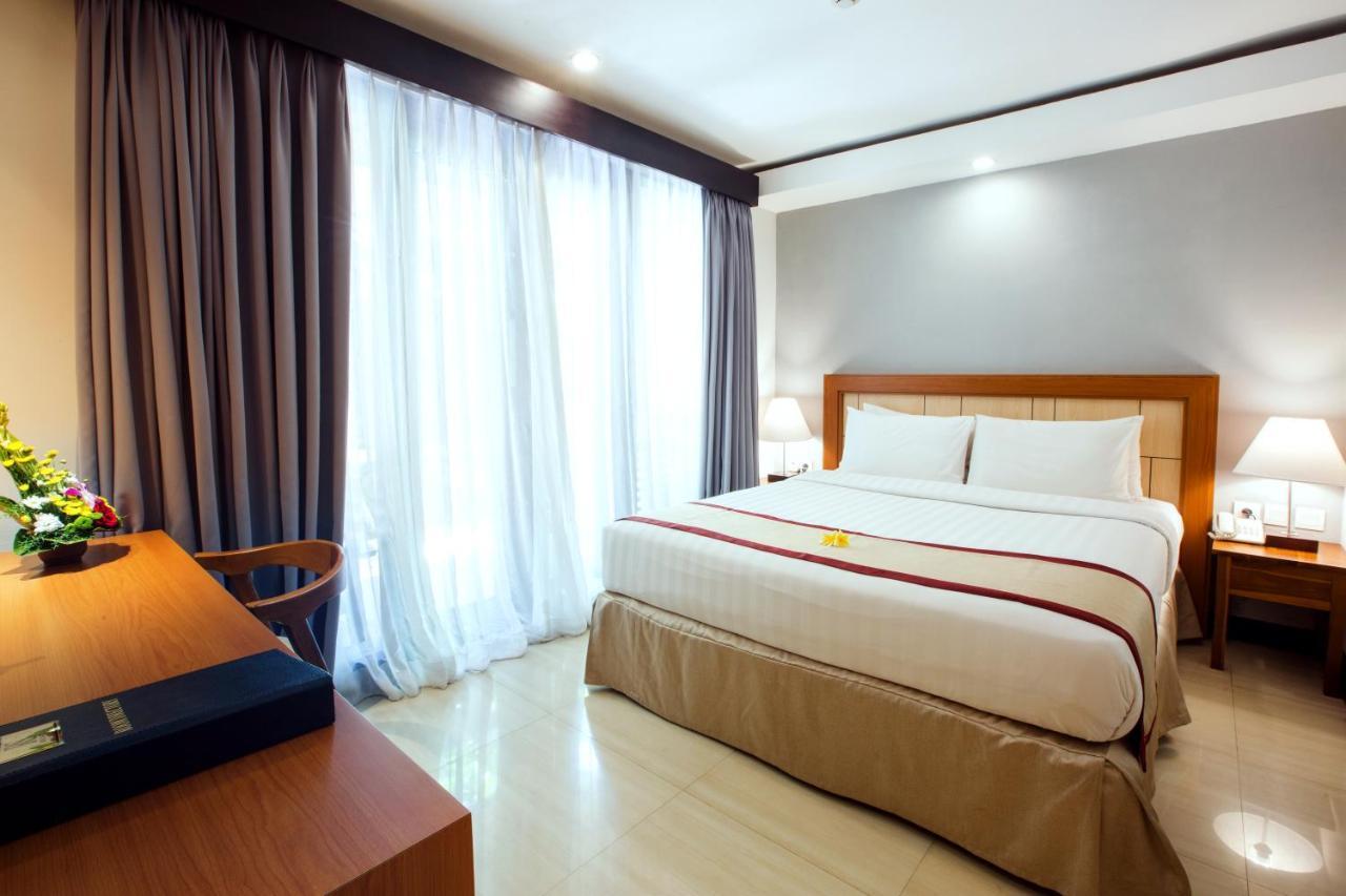 Royal Regantris Kuta Hotel Кута Екстериор снимка