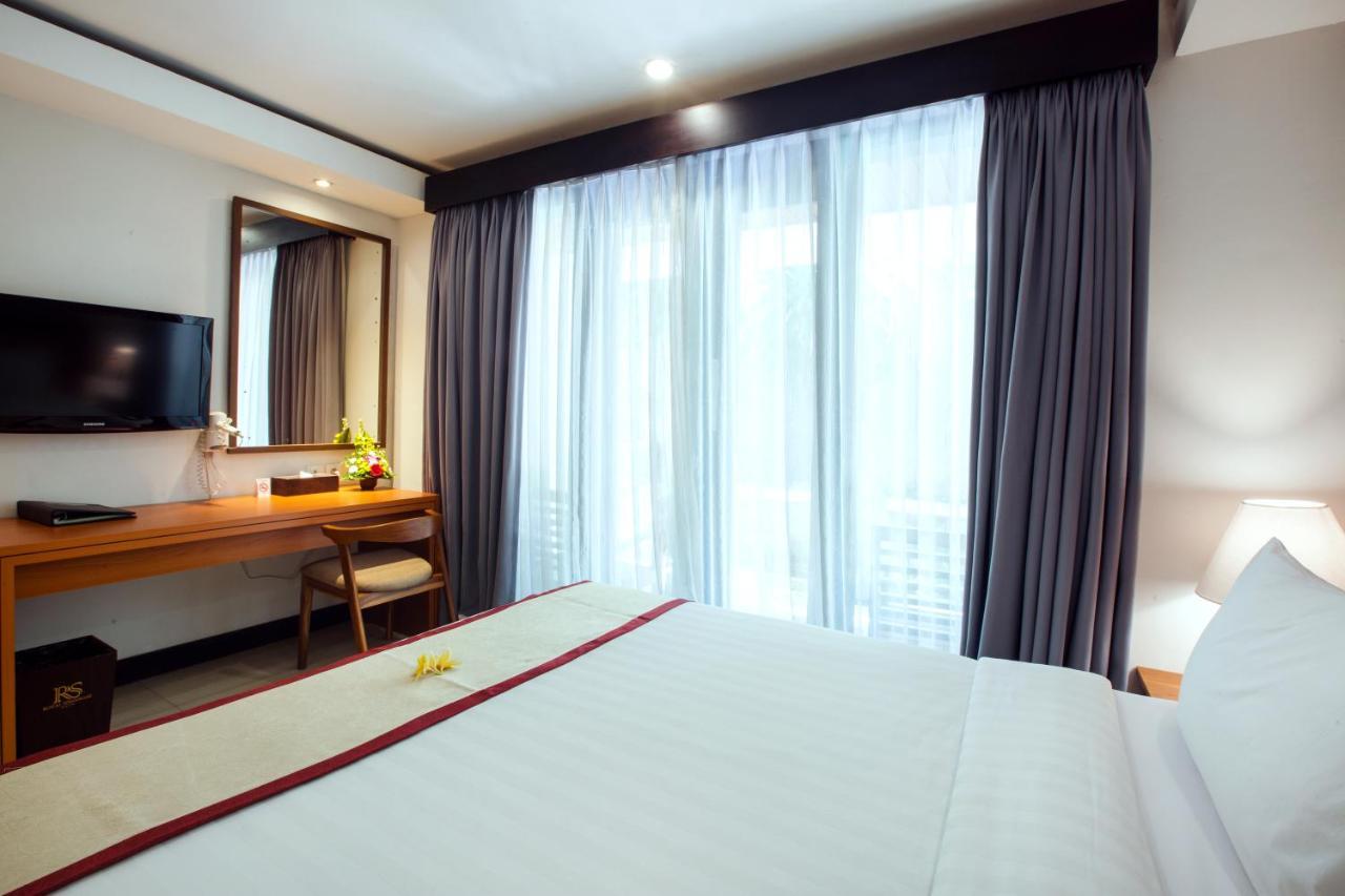 Royal Regantris Kuta Hotel Кута Екстериор снимка
