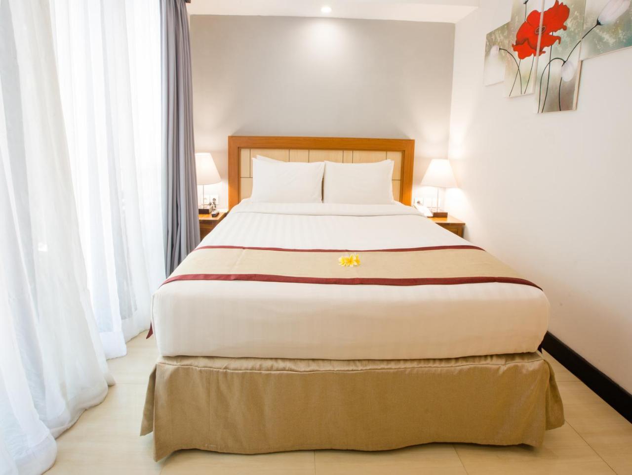 Royal Regantris Kuta Hotel Кута Екстериор снимка