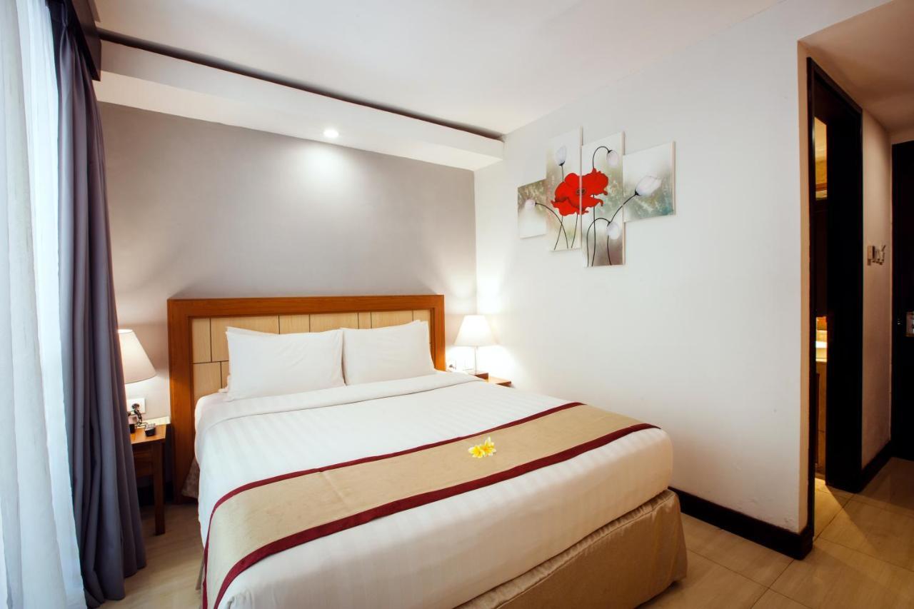 Royal Regantris Kuta Hotel Кута Екстериор снимка